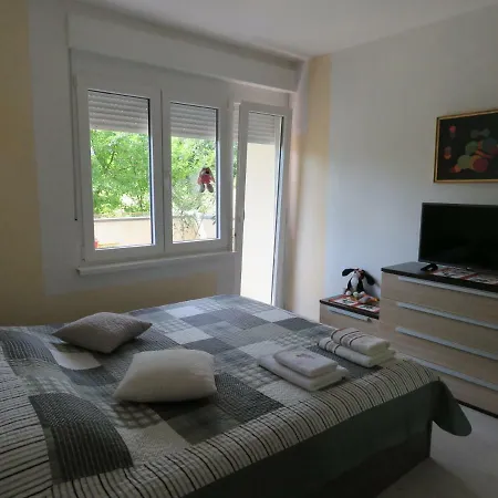 Snjeska アパート ブゼト